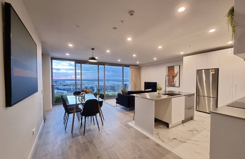 Auckland Central Business District Apartamento | Luxe Apt w Harbour-Sunset Views -Parking