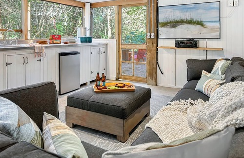 Emerald Isle Casa | LUXE Oceanside Retreat | Pool~Spa~Golf Cart~Beach