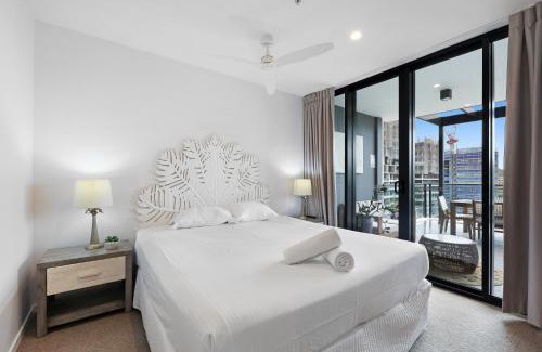 Burleigh Heads Apartamento | Luxe Beachfront 2-Bed With Gym Pool & Views
