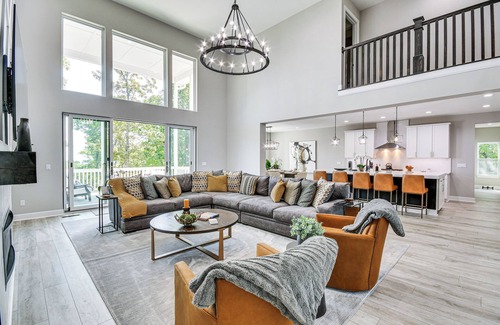 Black Mountain Casa | Luxe Black Mountain Manor on 15 Acres!