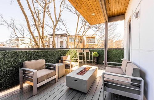 Edgehill Casa | LUXE-Broadway Getaway-Heart of Gulch-Mins to Broadway