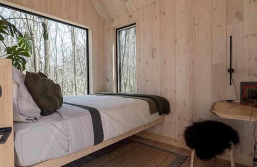 Portland Cabina | Luxe Cabin /Hot Tub / EV Charger