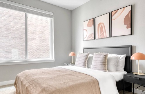 Highland Apartamento | Luxe Central Austin 1BR w/ Gym, Pool & W/D, nr cafe, by Blueground