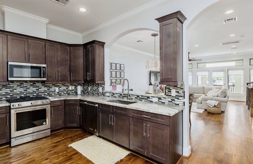 Central Business District Casa | Luxe centrally located Houston 3 story townhouse: Minute Maid/GRB/Med Center/NRG
