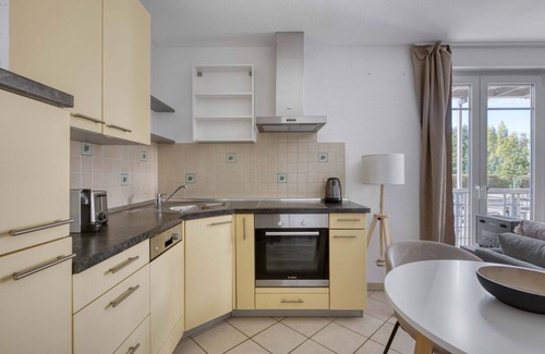 Cents Apartamento | Luxe Cents Studio w/ Balcony & Elevator, nr Bus Station, by Blueground