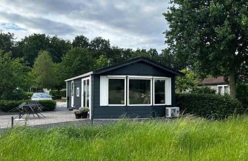 Papenvoort Chalet De Esquí | Luxe chalet met uniek vrij uitzicht op rustig park in Papenvoort DRENTHE