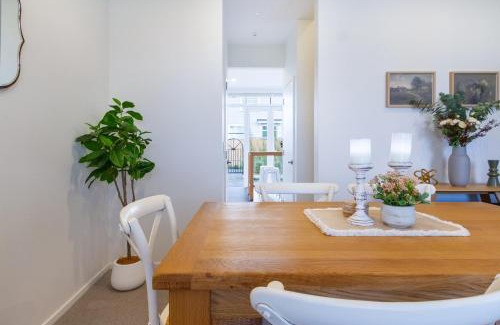 Christchurch Apartamento | Luxe City Stay, Sleeps 7, Free Car Park
