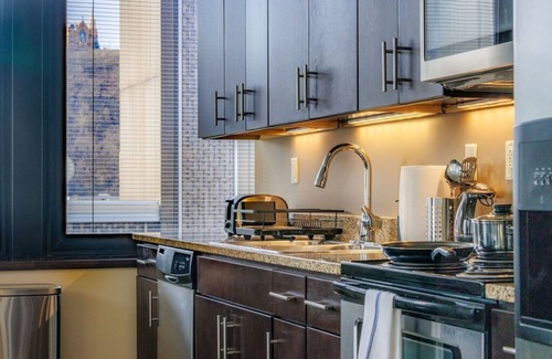 Downtown Pittsburgh Apartamento | Luxe City Views | Premium Location 8th Floor | 24/7 Gym Terrace Roku