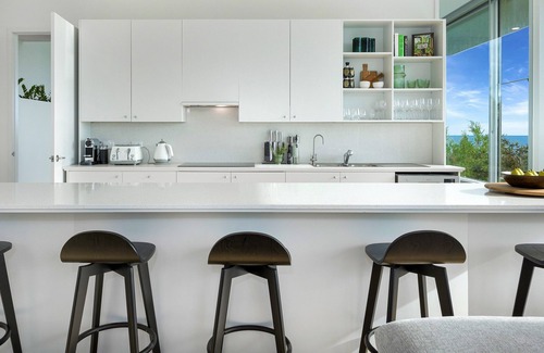 Cape Schanck Casa | Luxe Coastal Retreat - Ocean Views, Golf Courses, Hot Springs & Winery Heaven