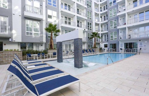 Washington Ave./ Memorial Park Apartamento | Luxe Condo Downtown, Rooftop Balcony, Fast Wifi