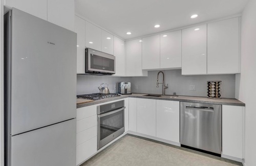North Park Cabaña | Luxe cottage in prime tropical North Park setting
