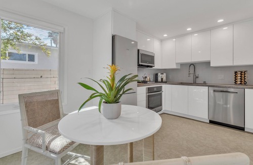 North Park Cabaña | Luxe cottage in prime tropical North Park setting