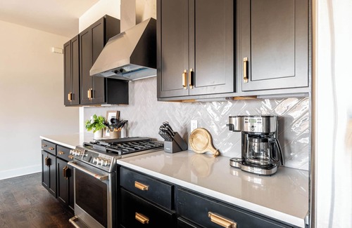 Edgehill Cabaña | Luxe-cowboy Country-rooftop Patio-downtown Living