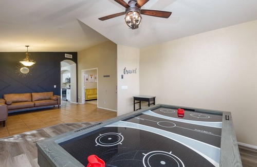 Superstition Springs Casa | Luxe Desert-Chic 3BR | Heated Pool + Spa | Grill