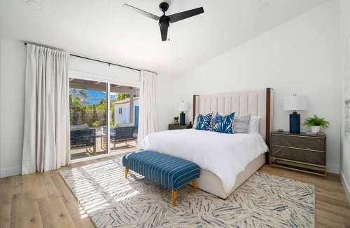 Desert Club Estates Casa | Luxe Designer Home, Pool/ Spa, Pool Table, eBikes, EV Charger, min 30 night stay