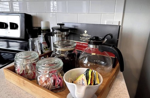Roanoke Apartamento | Downtown Luxe Loft: King Bed, Artsy & Brewery Walk