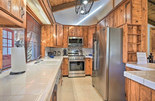 Pine Mountain Club Cabaña | Luxe Escape w/ Decks, Mtn Views, Game Room!