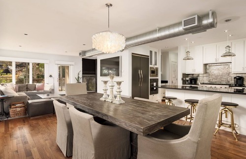 Uptown Casa | Luxe Executive Condo * 4/4 Entire Stand Alone Condo * Very Desirable Area * San Antonio Attractions