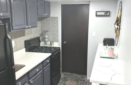 East New York Apartamento | Luxe-Exquisite & Cozy-15 minutes to JFK Airport, 2-minute walk to L train to NYC