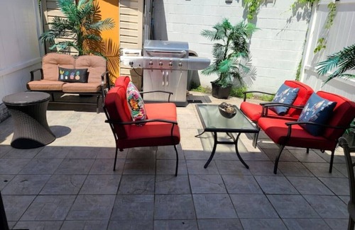 East New York Apartamento | Luxe-Exquisite & Cozy-15 minutes to JFK Airport, 2-minute walk to L train to NYC