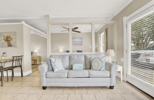 Lynn Haven Casa | Luxe Guest Suite Near The Emerald Coast of PCB