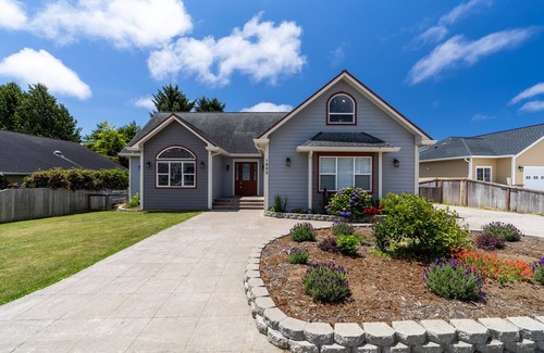 McKinleyville Casa | Luxe home near ocean beaches & forest with home theater, kayaks, deck, & firepit