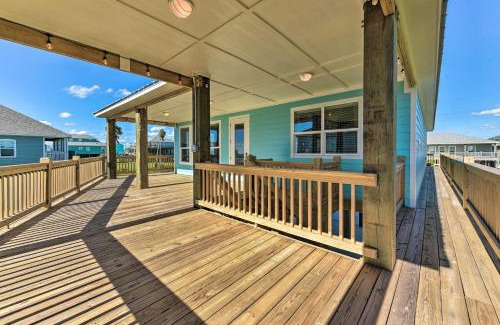 Crystal Beach Casa | Luxe Home with Deck in Crystal Beach!