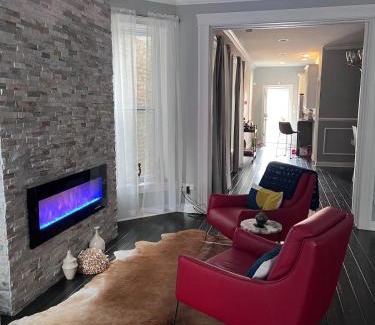 Grand Boulevard Apartamento | Luxe Hyde Park Gray Stone near UofC