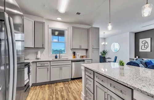 Hayes Apartamento | Luxe King 2BR Suite Mins to Downtown Durham!