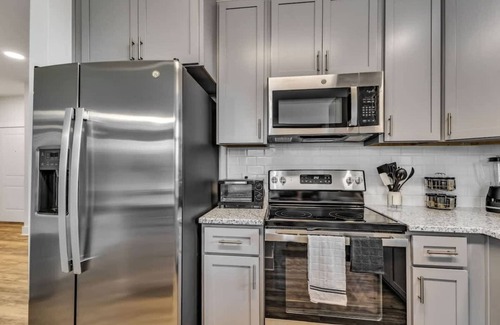 Hayes Apartamento | Luxe King 2BR Suite Mins to Downtown Durham!
