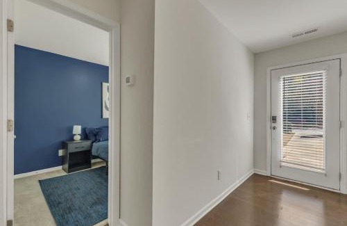 Southwest Raleigh Casa | Luxe King 3BR Townhouse Mins Downtown