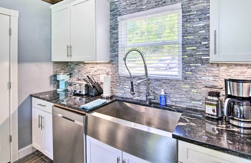 Tazewell Casa | Luxe Lake Norris Home w/ Private Dock & Grill