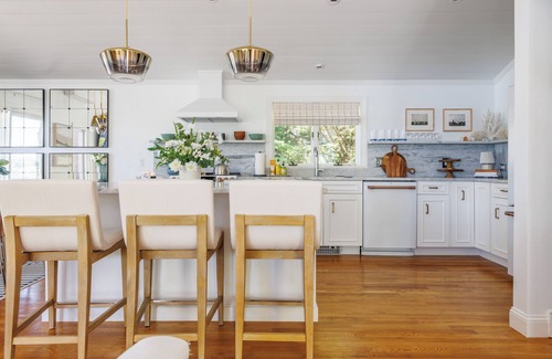 Harwich Casa | Luxe Lakefront Retreat ★ Sauna ★ Media Rm ★ Kayaks ★ Bikes ★ Steps to Bike-Path★
