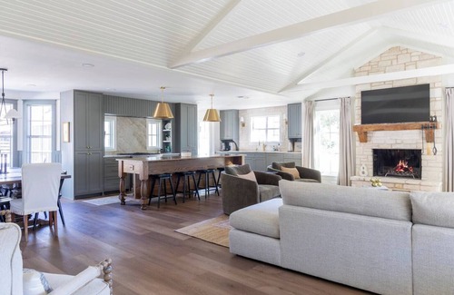 La Grange Casa | Serene Getaway on 10 Acres + Hot Tub + Pool | Sleeps 12 | Ash Farm