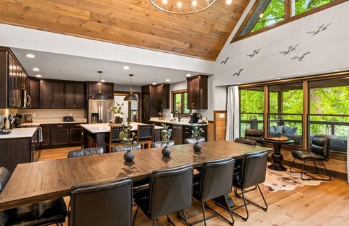 Wears Valley Casa | Luxe Lodge - Golf Sim, Pool, Theater, Sleeps 20