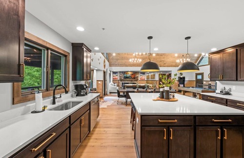 Wears Valley Casa | Luxe Lodge - Golf Sim, Pool, Theater, Sleeps 20