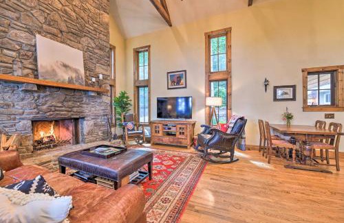 Waynesville Casa | Luxe Lodge Near Smoky Mountains Views and Hot Tub!