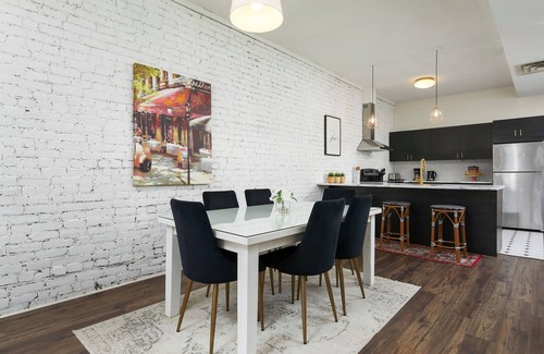 Plateau Mont Royal Apartamento | Heritage Luxury Loft W/3BR in Vibrant Plateau Mont-Royal