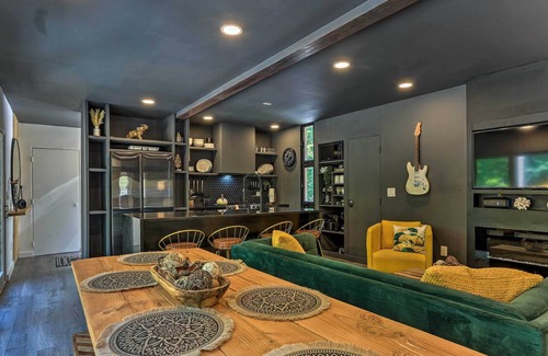 Smallwood Casa | Luxe & Modern Container Home w/ Outdoor Spa!
