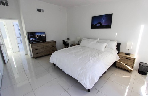 Sunrise Vista Chino Casa | Luxe Modern Escape - Private Pool & Spa + 360 ° Vistas
