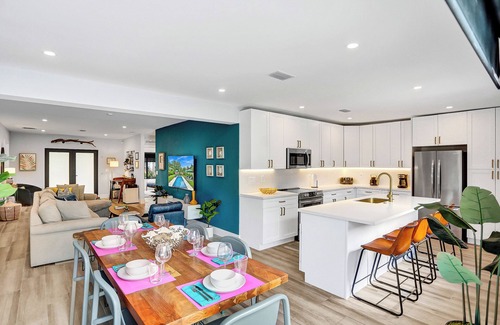 Lake Ridge Casa | Luxe-modern heated pool home near FTL Beach, Las Olas Blvd & Wilton Manors
