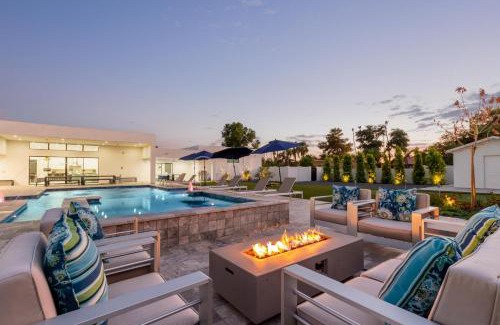 Sweetwater Street East Casa | LUXE - Modern Mansion - Private Resort