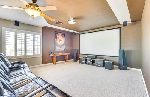 North Gateway Casa | Luxe Mtn-View Mansion with Hot Tub in Phoenix!