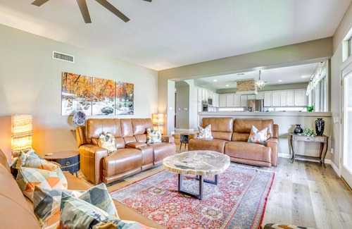 North Gateway Casa | Luxe Mtn-View Mansion with Hot Tub in Phoenix!