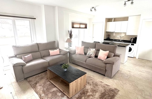 Carihuela Apartamento | Luxe Oase,30 sec van Strand Jacuzzi op het dak
