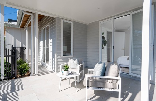 Southport Apartamento | Luxe Oasis - Central Southport