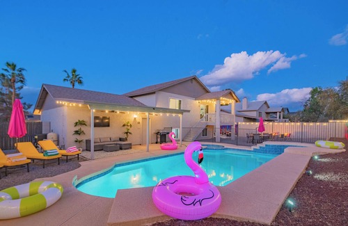 Mesa Casa | Luxe Oasis! Heated Pool, Spa, Theater, Game room, Sauna & Gym!