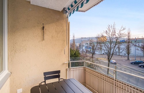 Oerlikon Apartamento | Luxe Oerlikon 3.5 Room w/ Balcony, 1min to Train Station, by Blueground