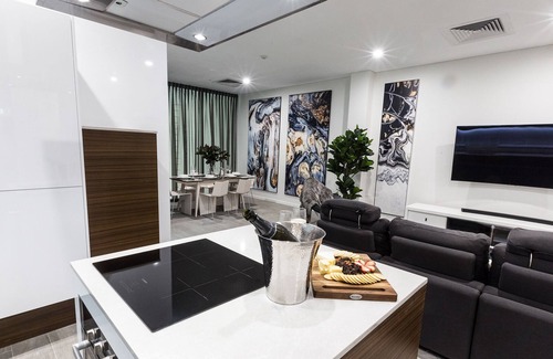 New Farm Apartamento | Apartamento privado de estilo "hotel" con espacio para autos
