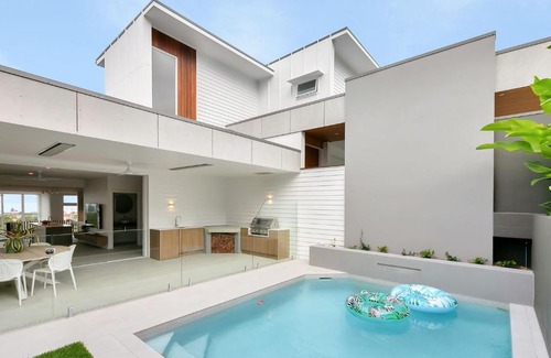 Kingscliff Casa | Luxe Paradise with sweeping Ocean Views & Pool